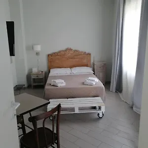 Bed & Breakfast Domus Coralla Racconti Di Viaggio, Aeroporto di Catania Fontana Rossa
